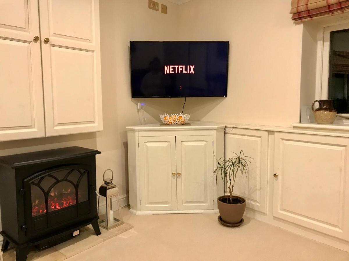 Newball Charming Hen Cottage Countryside Retreat Lincoln מראה חיצוני תמונה