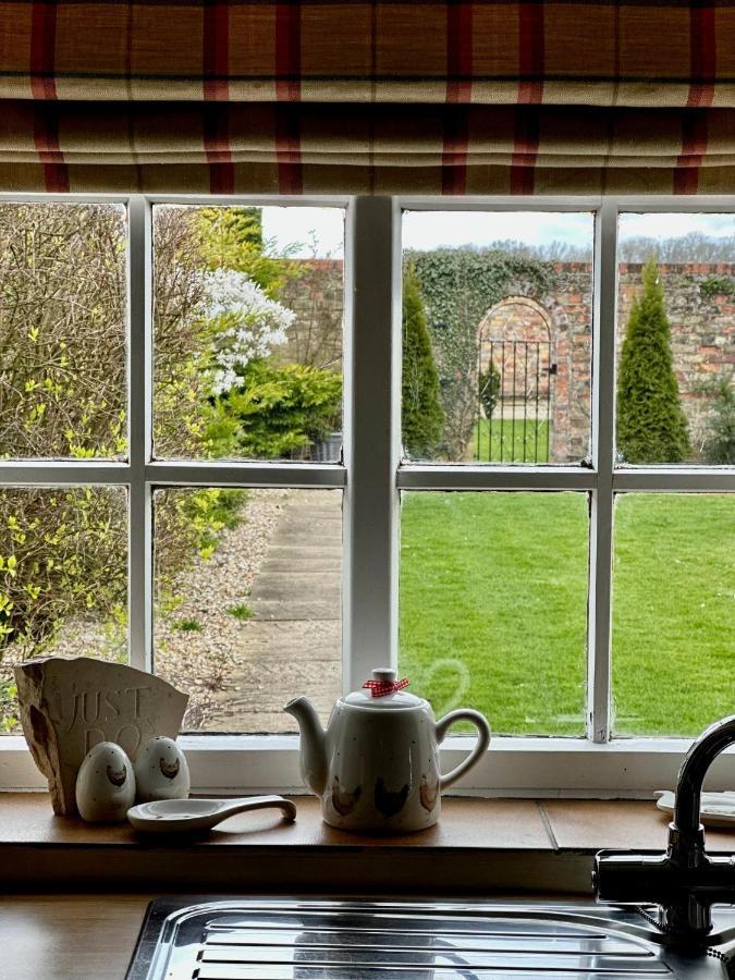 Newball Charming Hen Cottage Countryside Retreat Lincoln מראה חיצוני תמונה